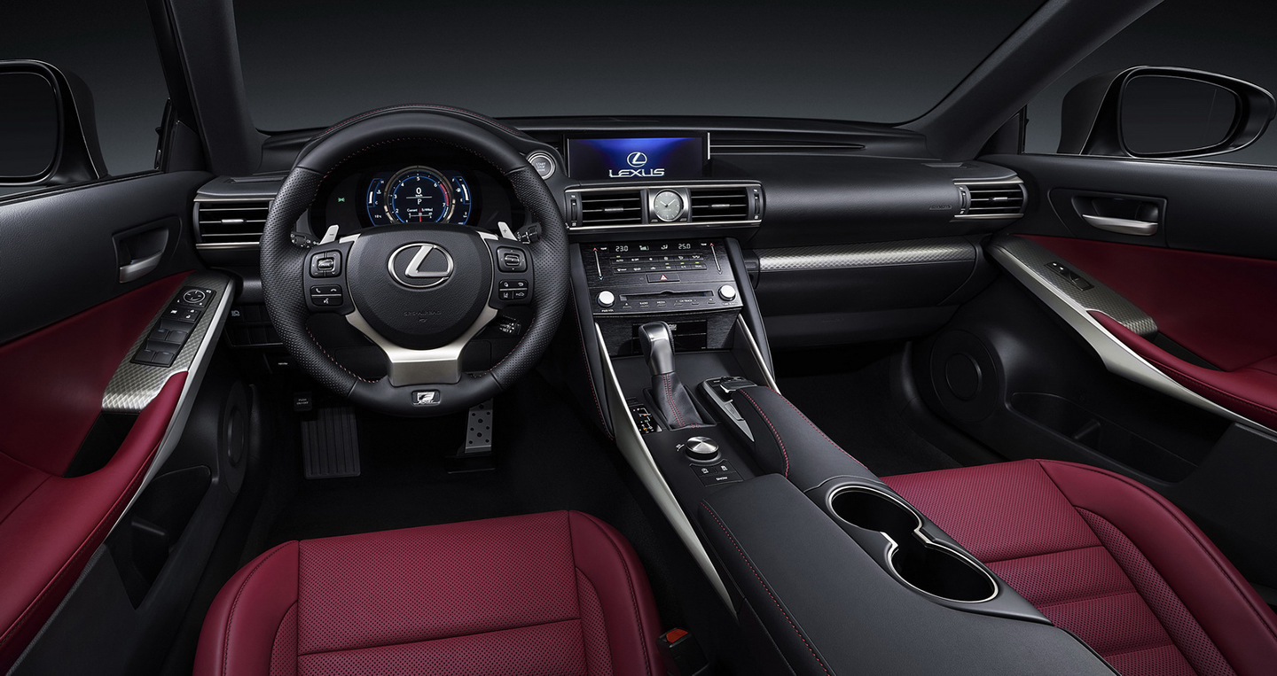 Lexus_IS%20(1).jpg