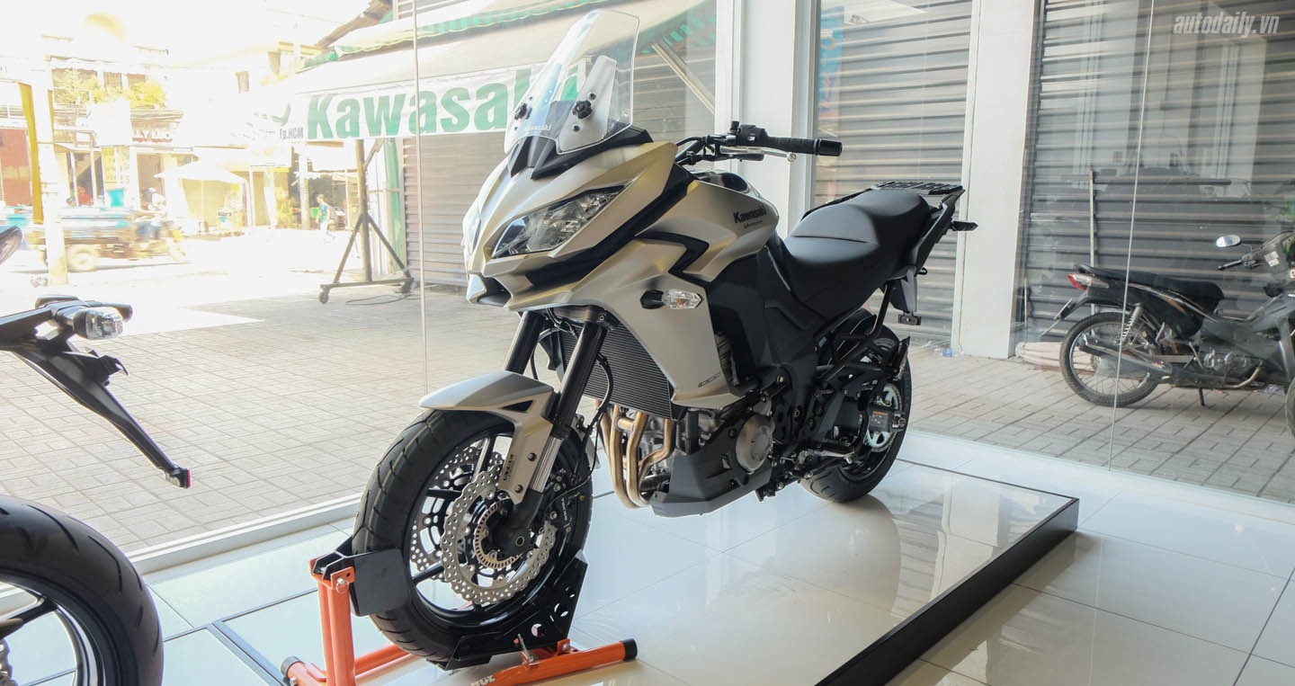 Kawasaki_Versys_1000_2016%20(2).jpg