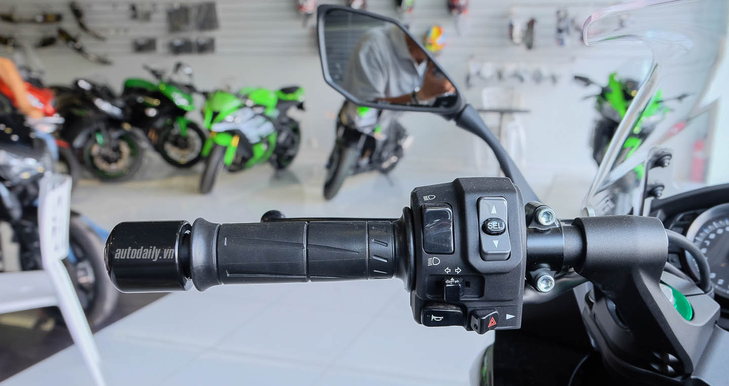 Xem ảnh chi tiết Kawasaki Z1000 SX 2016 Kawasaki_Z1000_SX_2016 (18).jpg