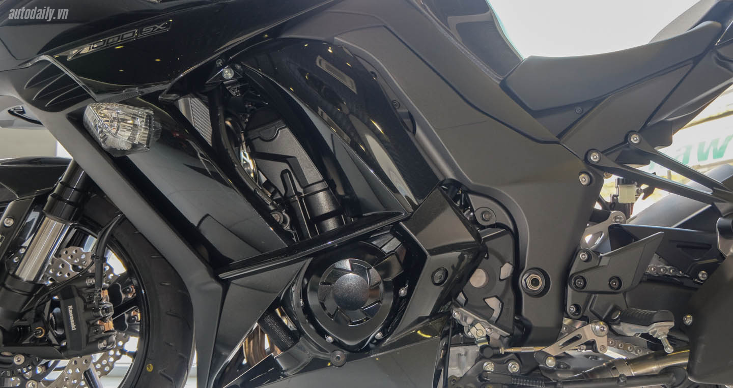 Xem ảnh chi tiết Kawasaki Z1000 SX 2016 Kawasaki_Z1000_SX_2016 (8).jpg