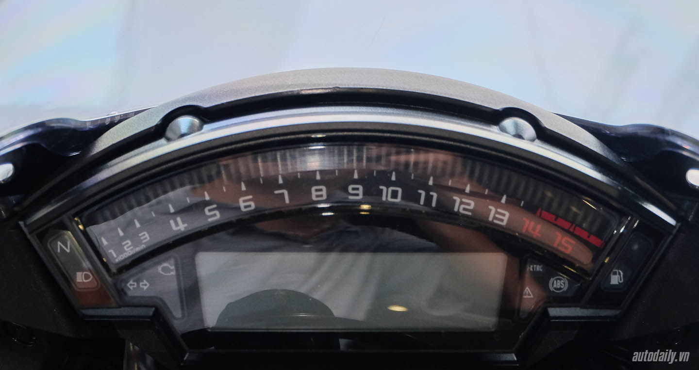 Xem ảnh chi tiết Kawasaki ZX-10R 2016 Kawasaki_ZX-10R_KRT_2016 (16).jpg