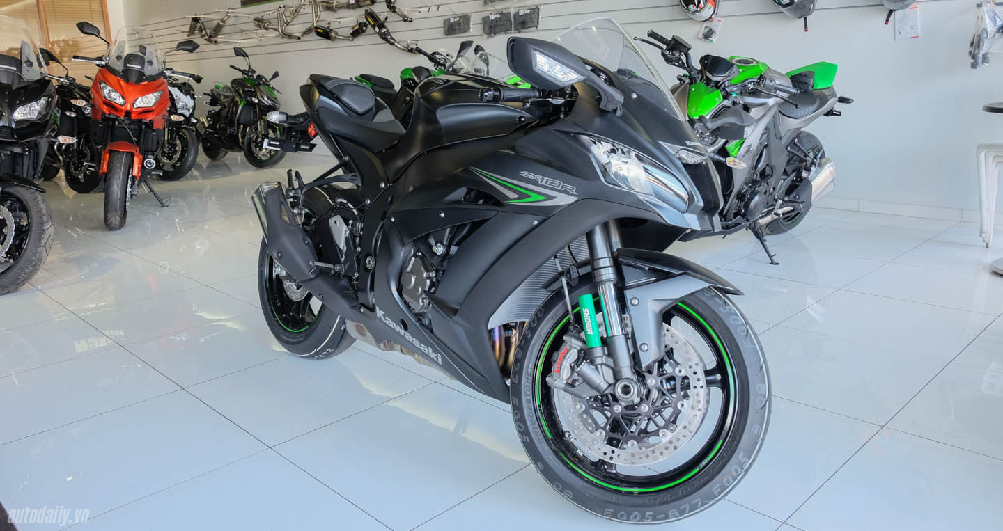 Kawasaki_ZX-10R_KRT_2016%20(2).jpg