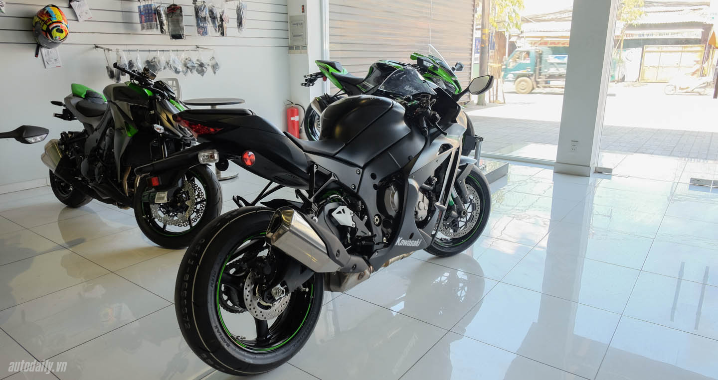 Xem ảnh chi tiết Kawasaki ZX-10R 2016 Kawasaki_ZX-10R_KRT_2016 (7).jpg