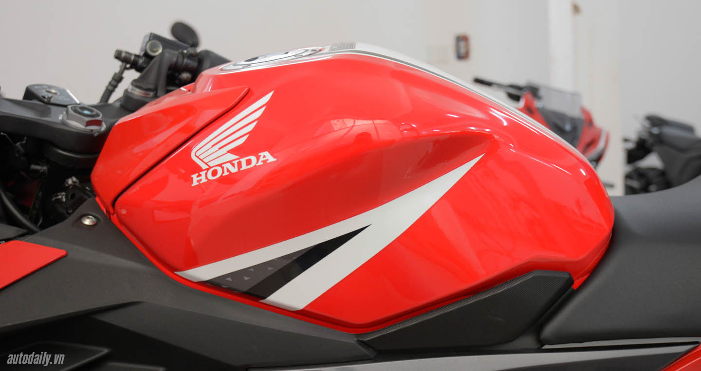 Honda_Cbr_150r_2016%20(21).jpg