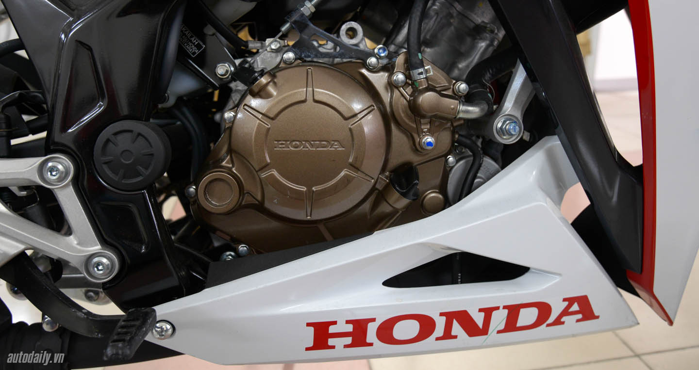 Honda_Cbr_150r_2016%20(22).jpg