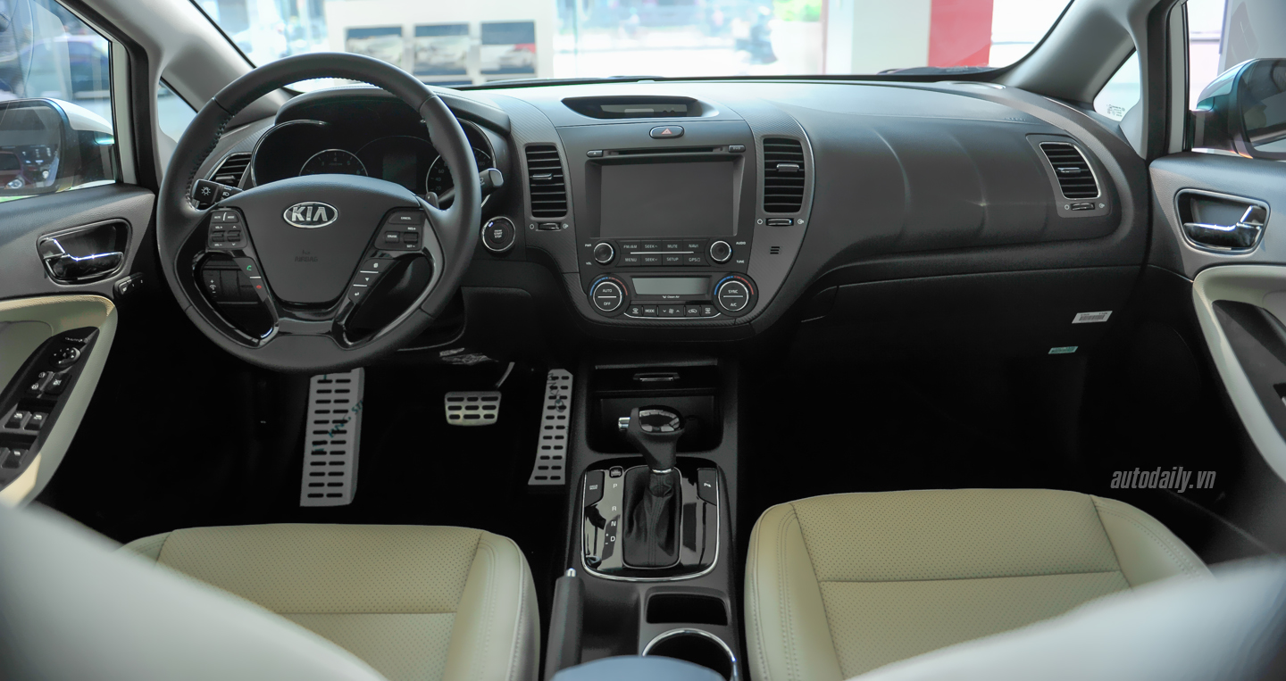 Kia%20Cerato%20(3).JPG