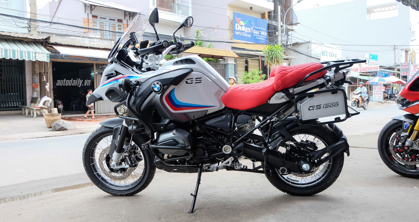 Xem thêm ảnh BMW R1200GS Adventure Iconic 100 đầu tiên tại Việt Nam Bmw_Motorrad_R1200gs_Adventure_Iconic (11).jpg