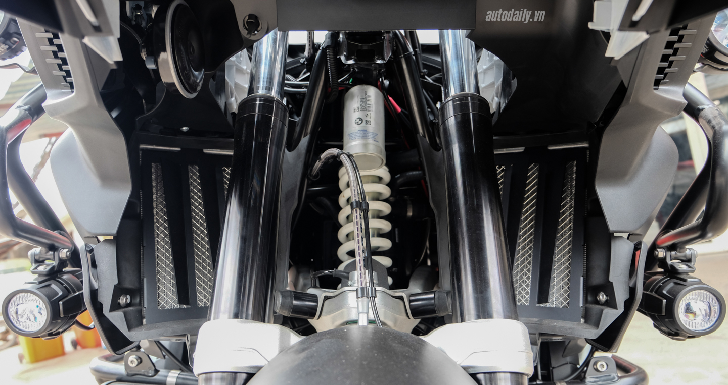 Xem thêm ảnh BMW R1200GS Adventure Iconic 100 đầu tiên tại Việt Nam Bmw_Motorrad_R1200gs_Adventure_Iconic (27).jpg