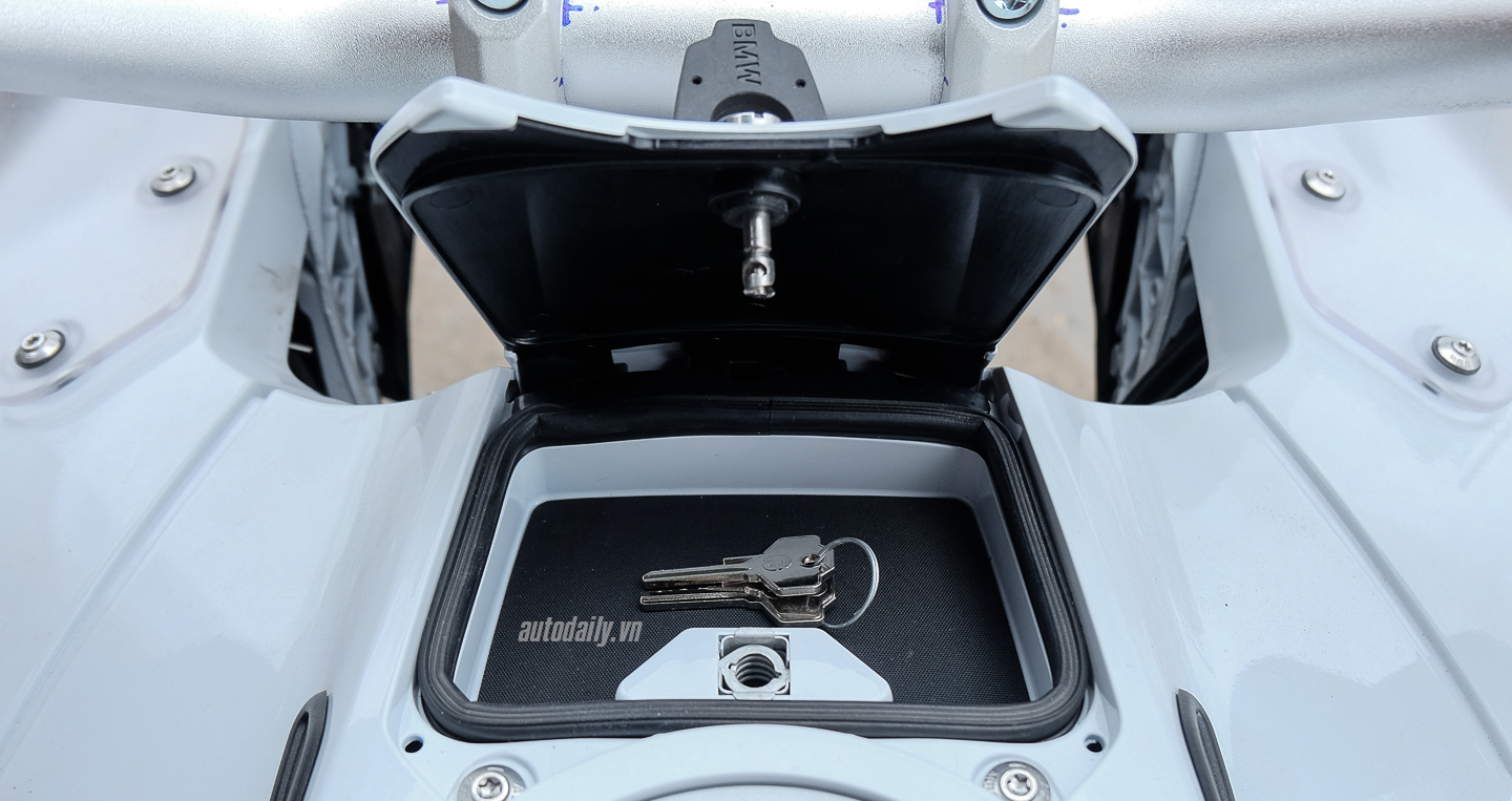 Xem thêm ảnh BMW R1200GS Adventure Iconic 100 đầu tiên tại Việt Nam Bmw_Motorrad_R1200gs_Adventure_Iconic (28).jpg