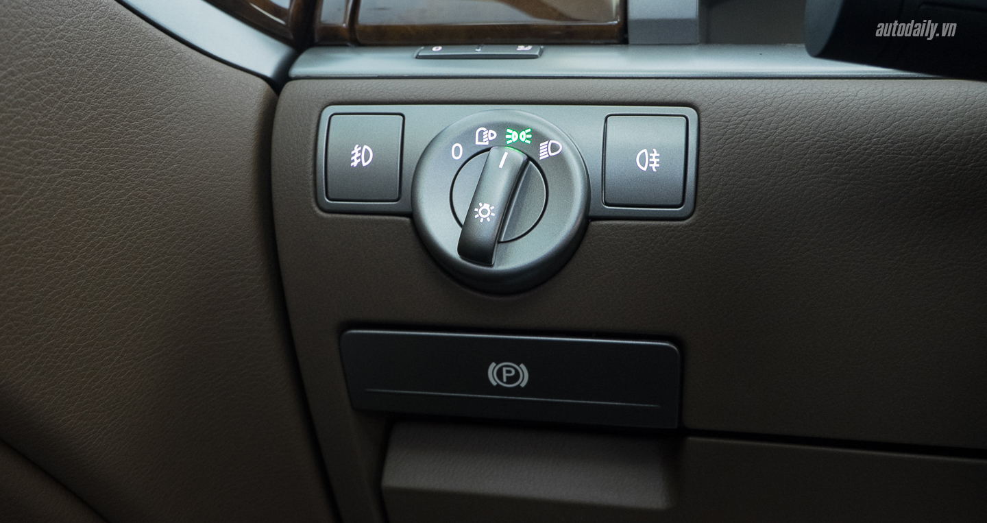 Xem thêm ảnh chi tiết Volkswagen Phaeton Volkswagen_Phaeton (5).jpg