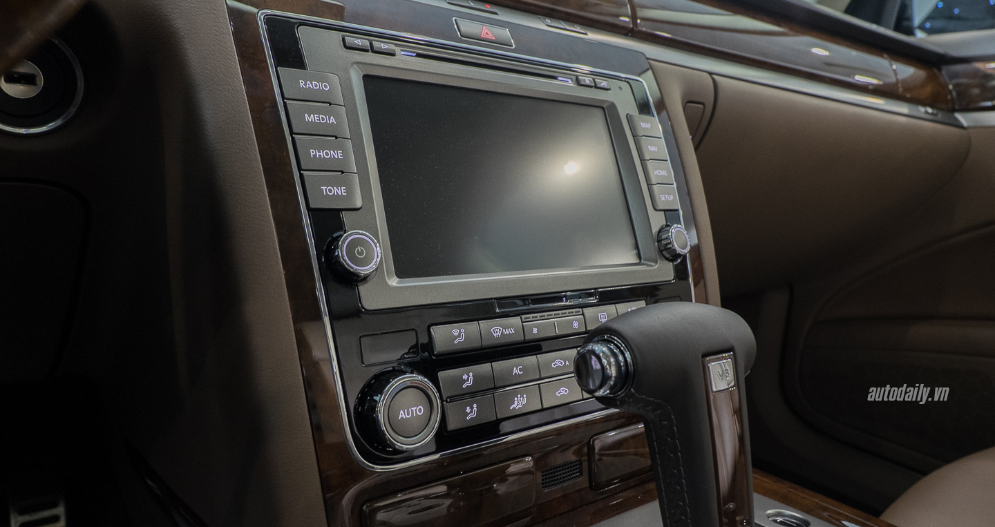 Xem thêm ảnh chi tiết Volkswagen Phaeton Volkswagen_Phaeton (7).jpg