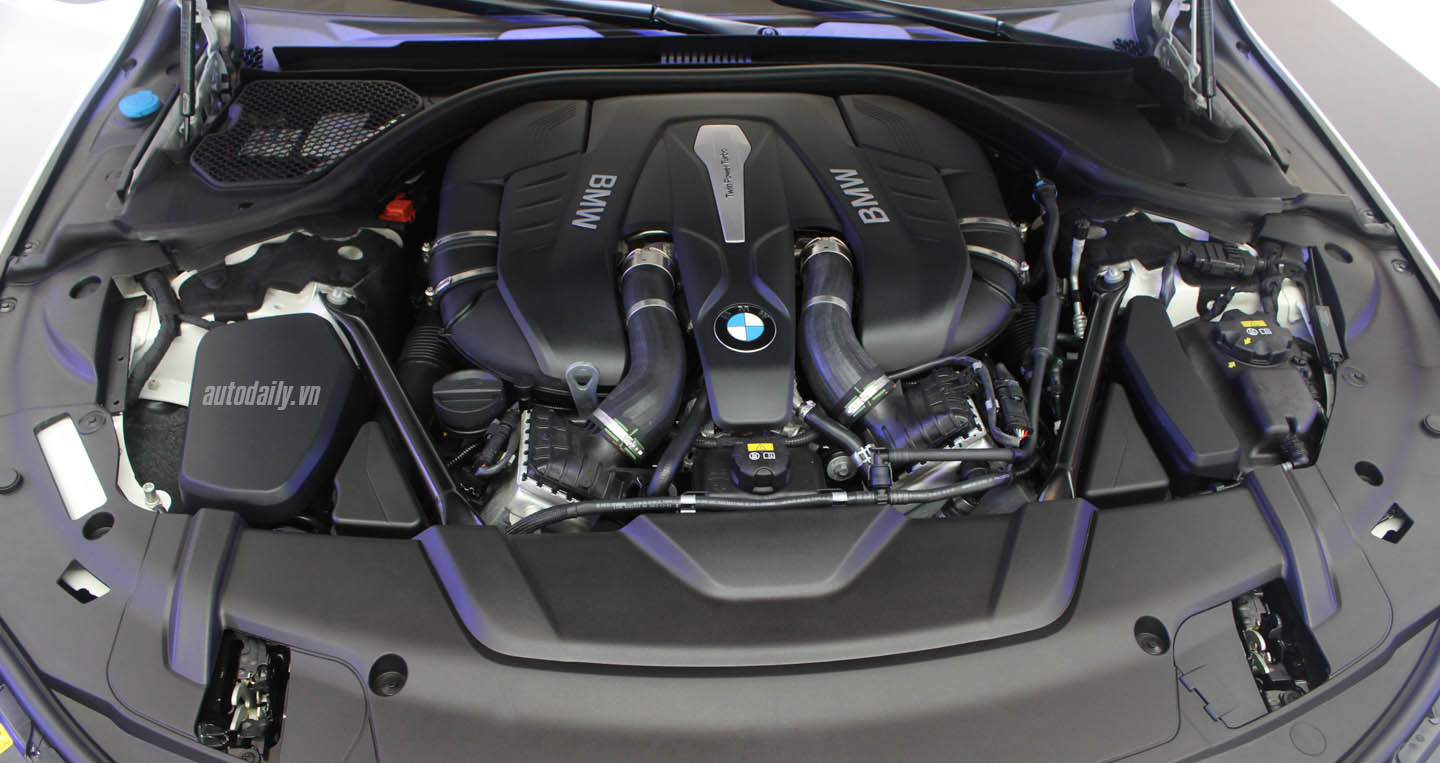 BMW_750Li_2016%20(27)%20(1).jpg