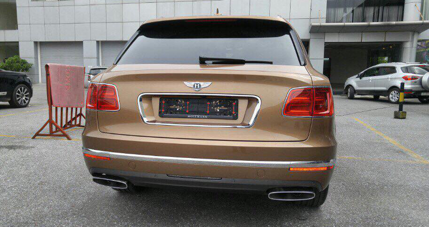 Bentley%20Bentayga%204.JPG