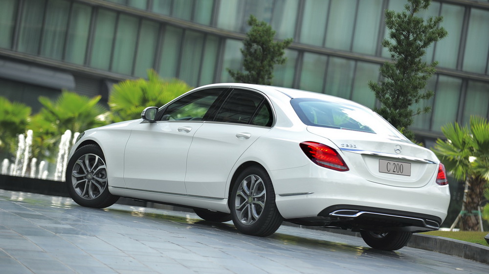 Mercedes-benz-C200-(20).jpg