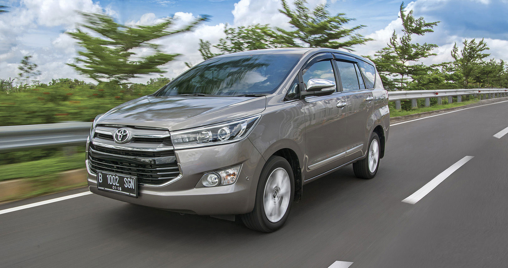 “Hàng hot” Toyota Innova 2016 giá 22.000 USD