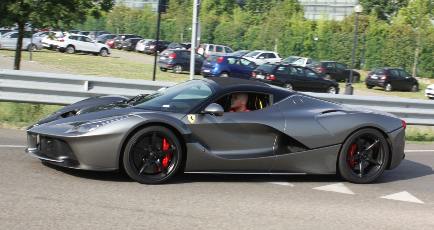 Ferrari%20(1).jpg