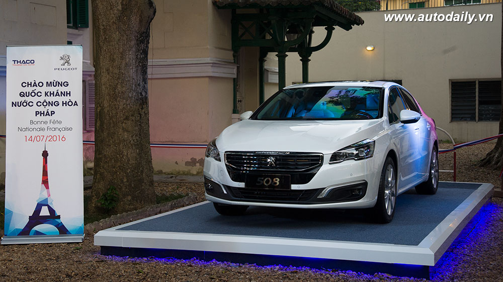 Peugeot “mừng” Quốc khánh Pháp tại Hà Nội