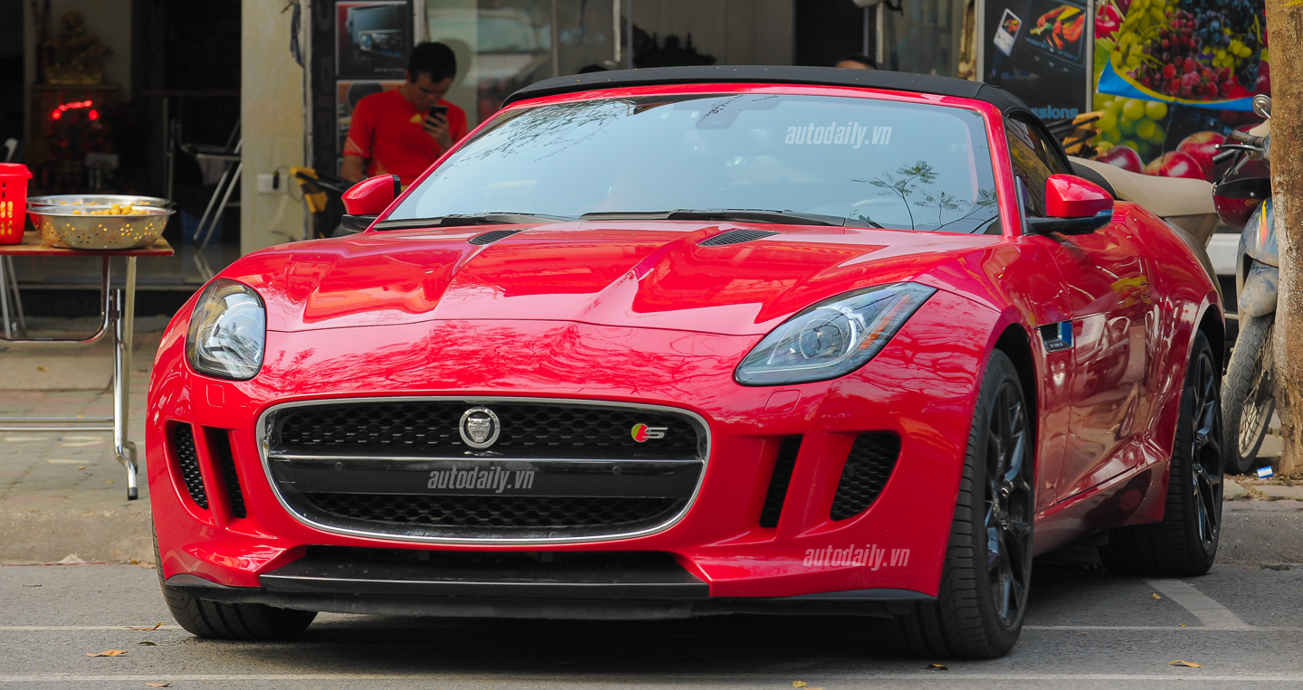 Jaguar%20F-Type%20S%20(2).jpg