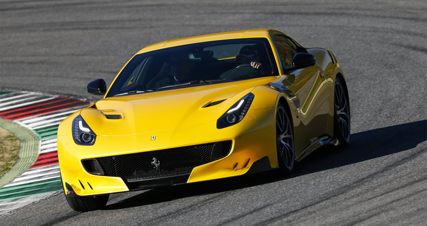 Ferrari_F12_Tdf%20(2).jpg