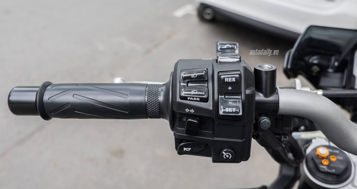 Xem thêm ảnh Yamaha MT-10 2016 đầu tiên tại Việt Nam Yamaha_MT10_2016 (22).jpg