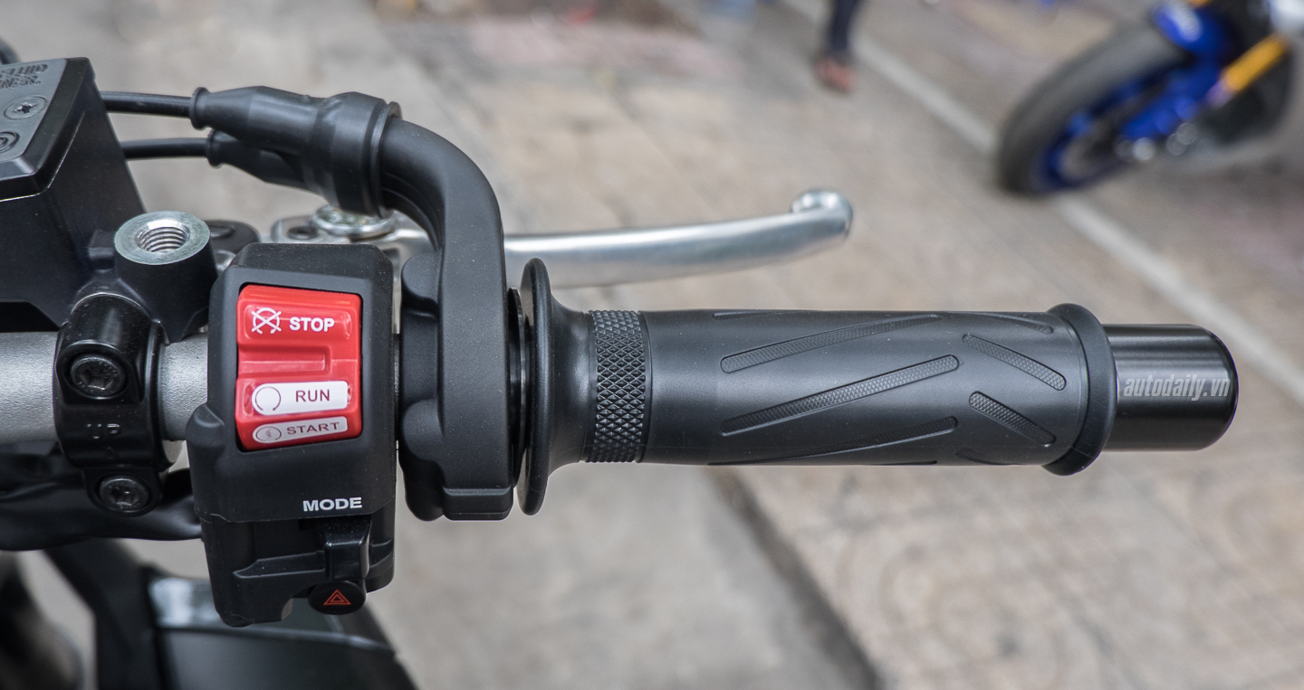 Xem thêm ảnh Yamaha MT-10 2016 đầu tiên tại Việt Nam Yamaha_MT10_2016 (23).jpg