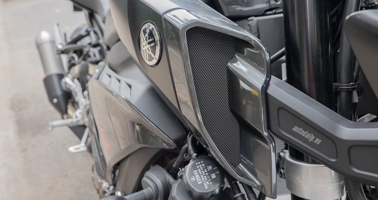 Xem thêm ảnh Yamaha MT-10 2016 đầu tiên tại Việt Nam Yamaha_MT10_2016 (7).jpg