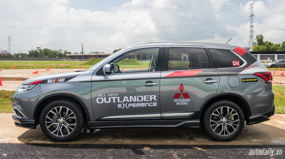 Outlander%20(1).jpg