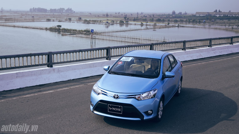 Người tiêu dùng Việt nói gì về Toyota Vios và Corolla Altis?