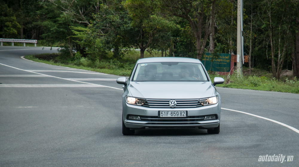 Đánh giá Volkswagen Passat 2016 – Sedan hạng D cho người trẻ