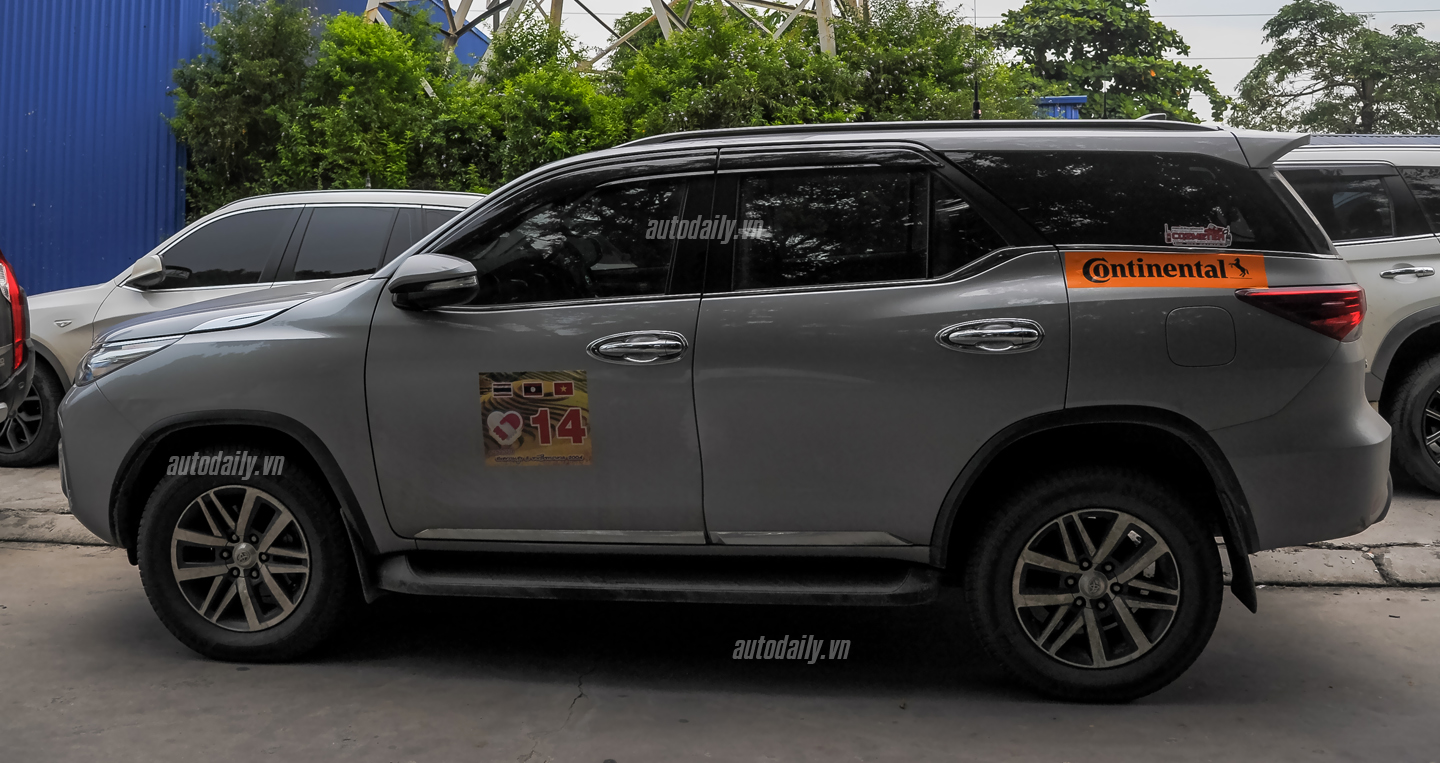 Cận cảnh Toyota Fortuner 2016 vừa xuất hiện trên đường phố Hà Nội 6