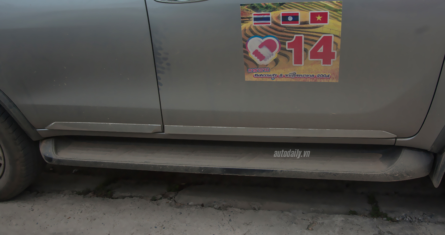 Cận cảnh Toyota Fortuner 2016 vừa xuất hiện trên đường phố Hà Nội 8
