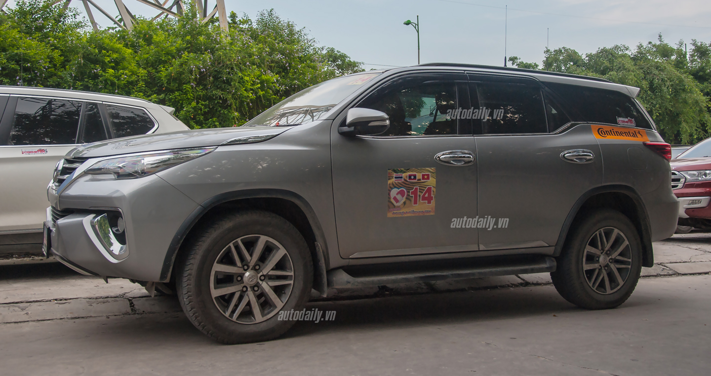 Cận cảnh Toyota Fortuner 2016 vừa xuất hiện trên đường phố Hà Nội 15