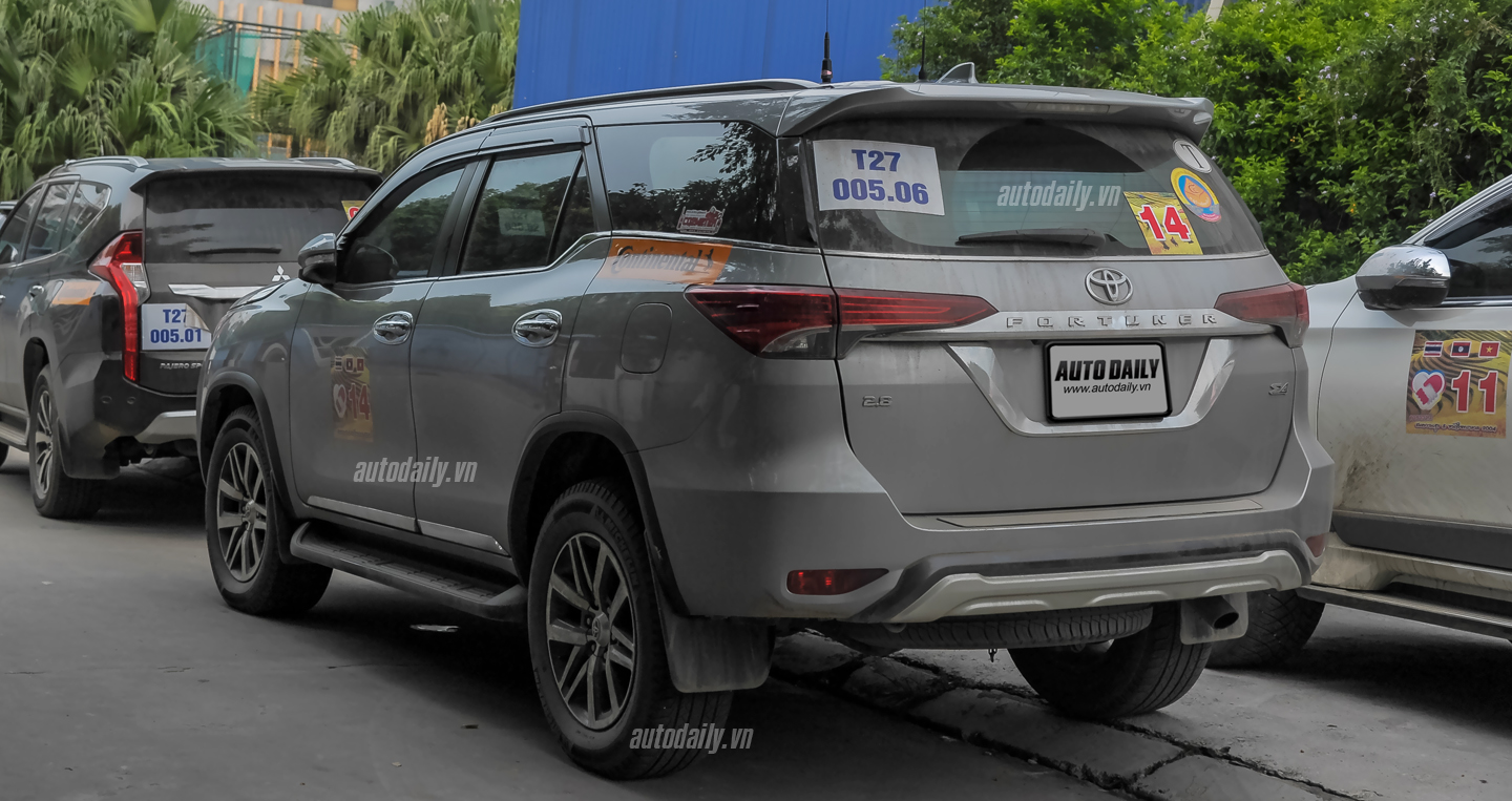 Fortuner%202016%20(14).jpg