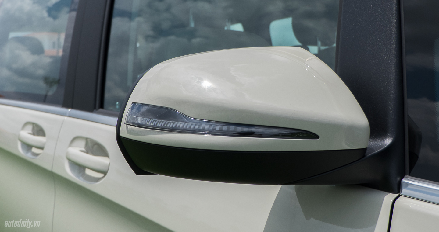 Ảnh chi tiết Mercedes-Benz V 250 tại Việt Nam Mercedes-Benz_V250 (1).jpg