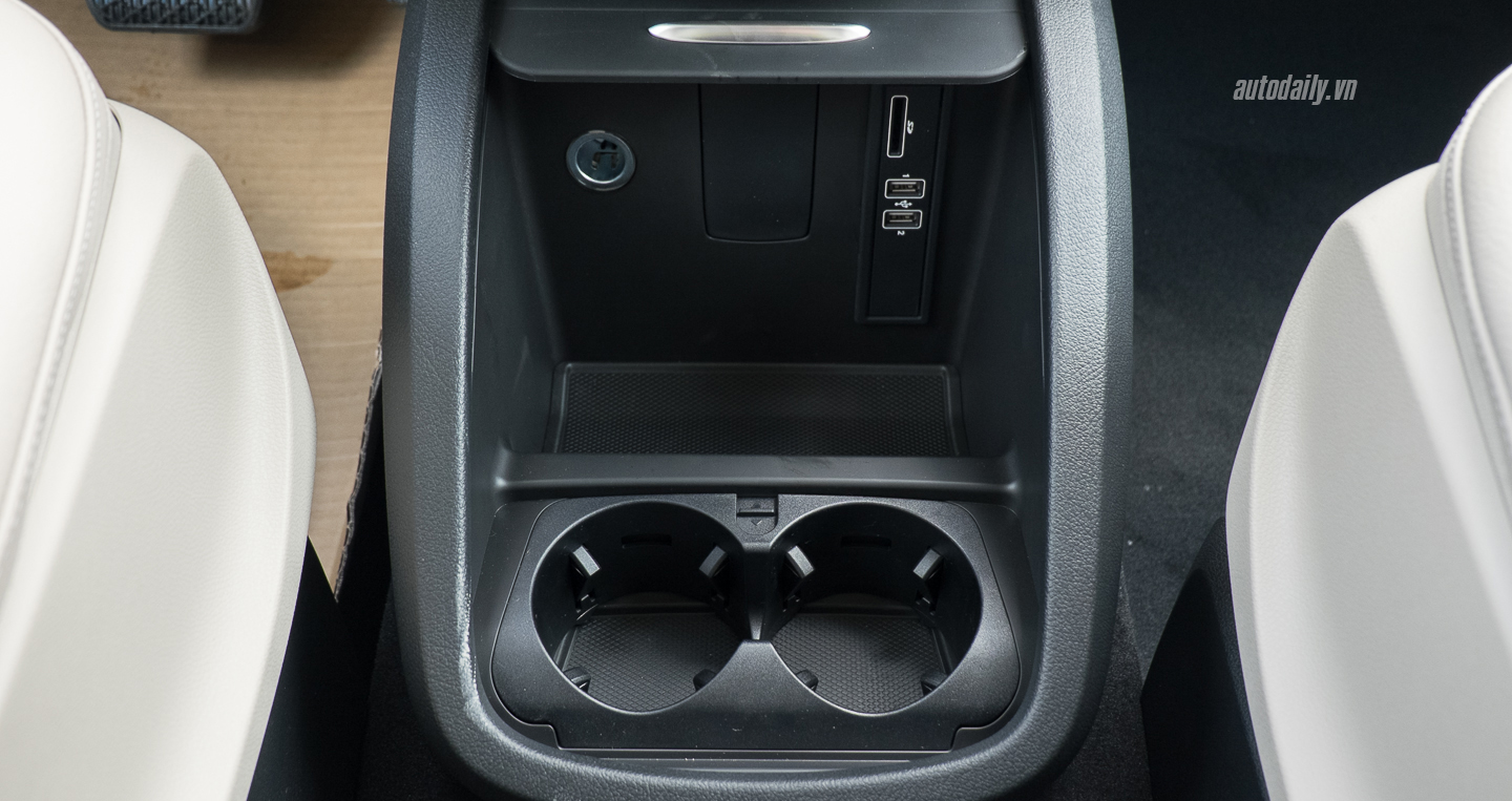 Ảnh chi tiết Mercedes-Benz V 250 tại Việt Nam Mercedes-Benz_V250 (19).jpg