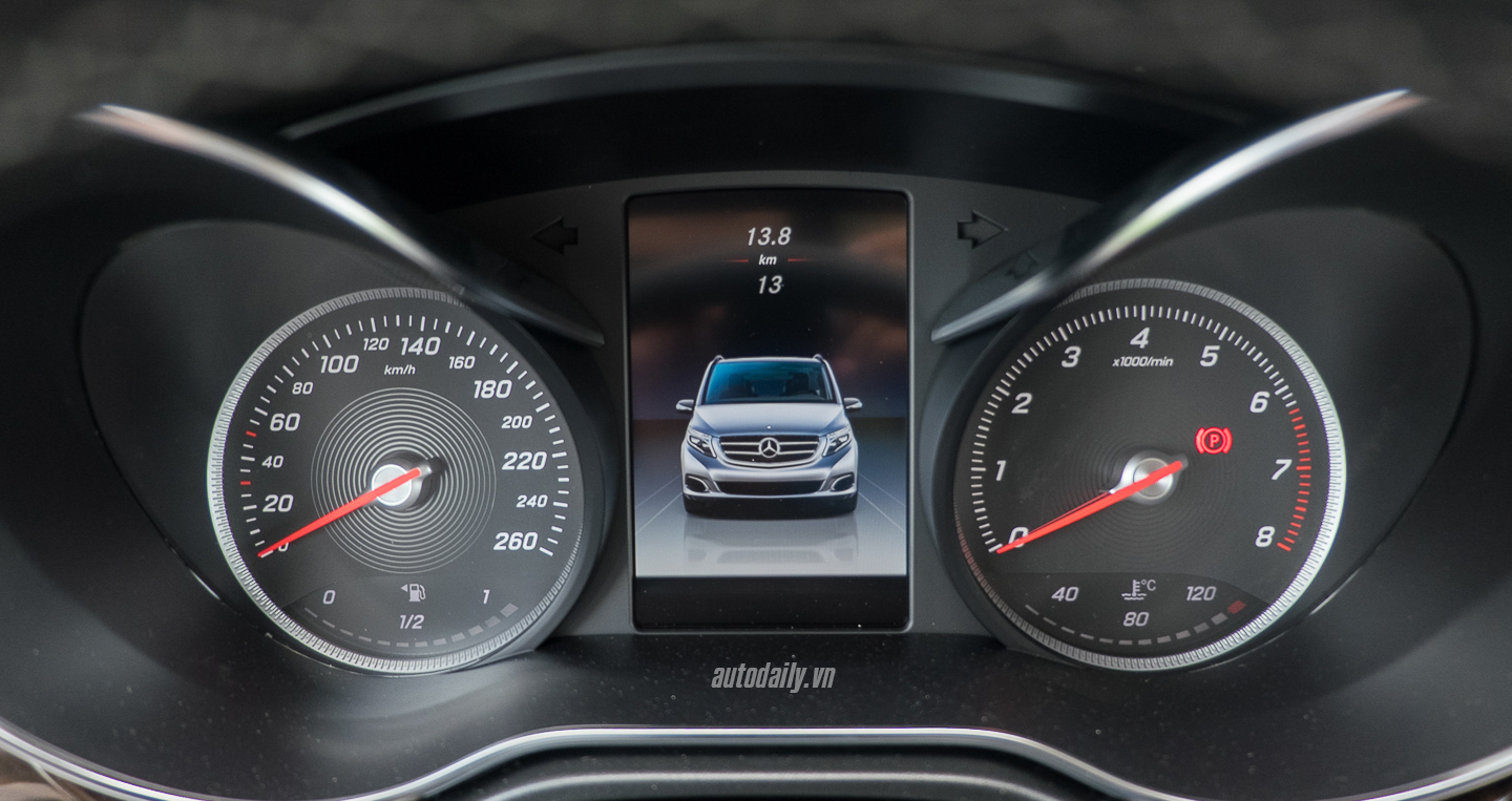 Ảnh chi tiết Mercedes-Benz V 250 tại Việt Nam Mercedes-Benz_V250 (28).jpg