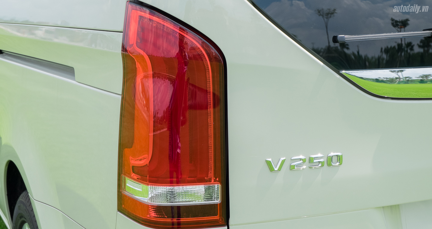 Ảnh chi tiết Mercedes-Benz V 250 tại Việt Nam Mercedes-Benz_V250 (4).jpg