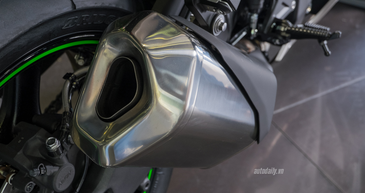 Ảnh Kawasaki ZX-10R 2016 màu mới tại Việt Nam Kawasaki_ZX-10R_2016 (13).jpg