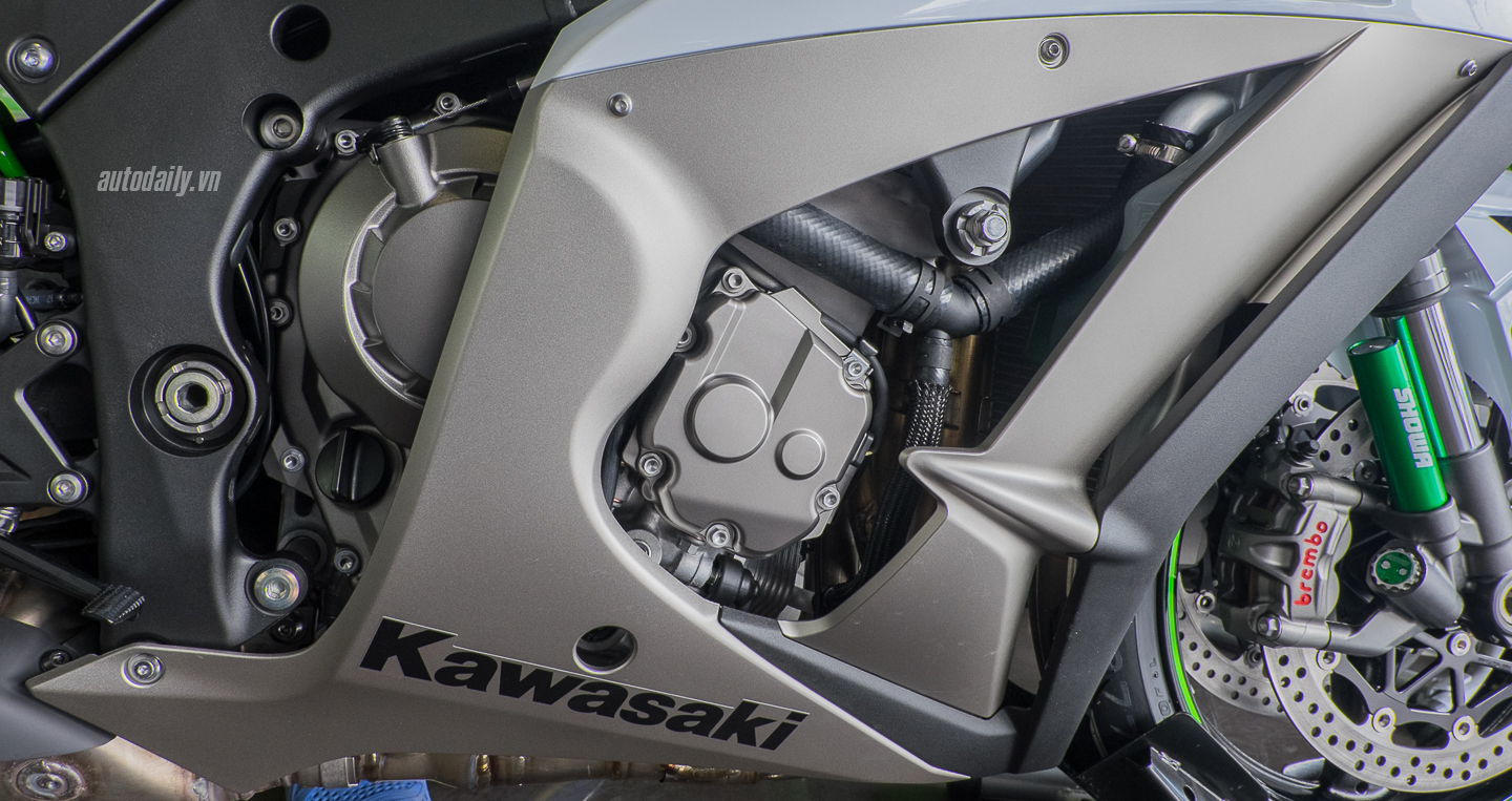 Ảnh Kawasaki ZX-10R 2016 màu mới tại Việt Nam Kawasaki_ZX-10R_2016 (14).jpg