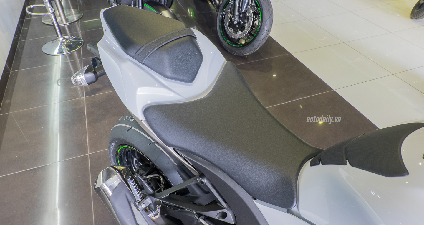 Ảnh Kawasaki ZX-10R 2016 màu mới tại Việt Nam Kawasaki_ZX-10R_2016 (15).jpg
