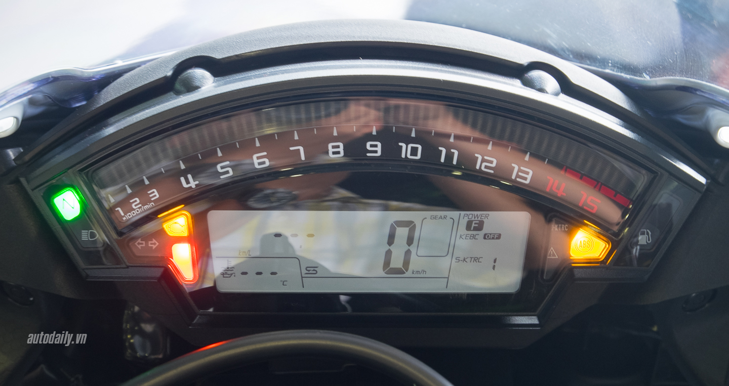 Ảnh Kawasaki ZX-10R 2016 màu mới tại Việt Nam Kawasaki_ZX-10R_2016 (16).jpg