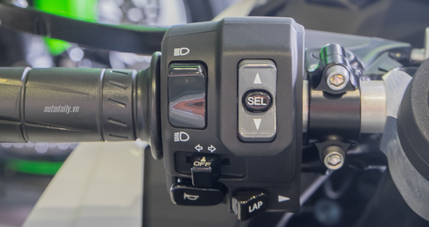 Ảnh Kawasaki ZX-10R 2016 màu mới tại Việt Nam Kawasaki_ZX-10R_2016 (17).jpg