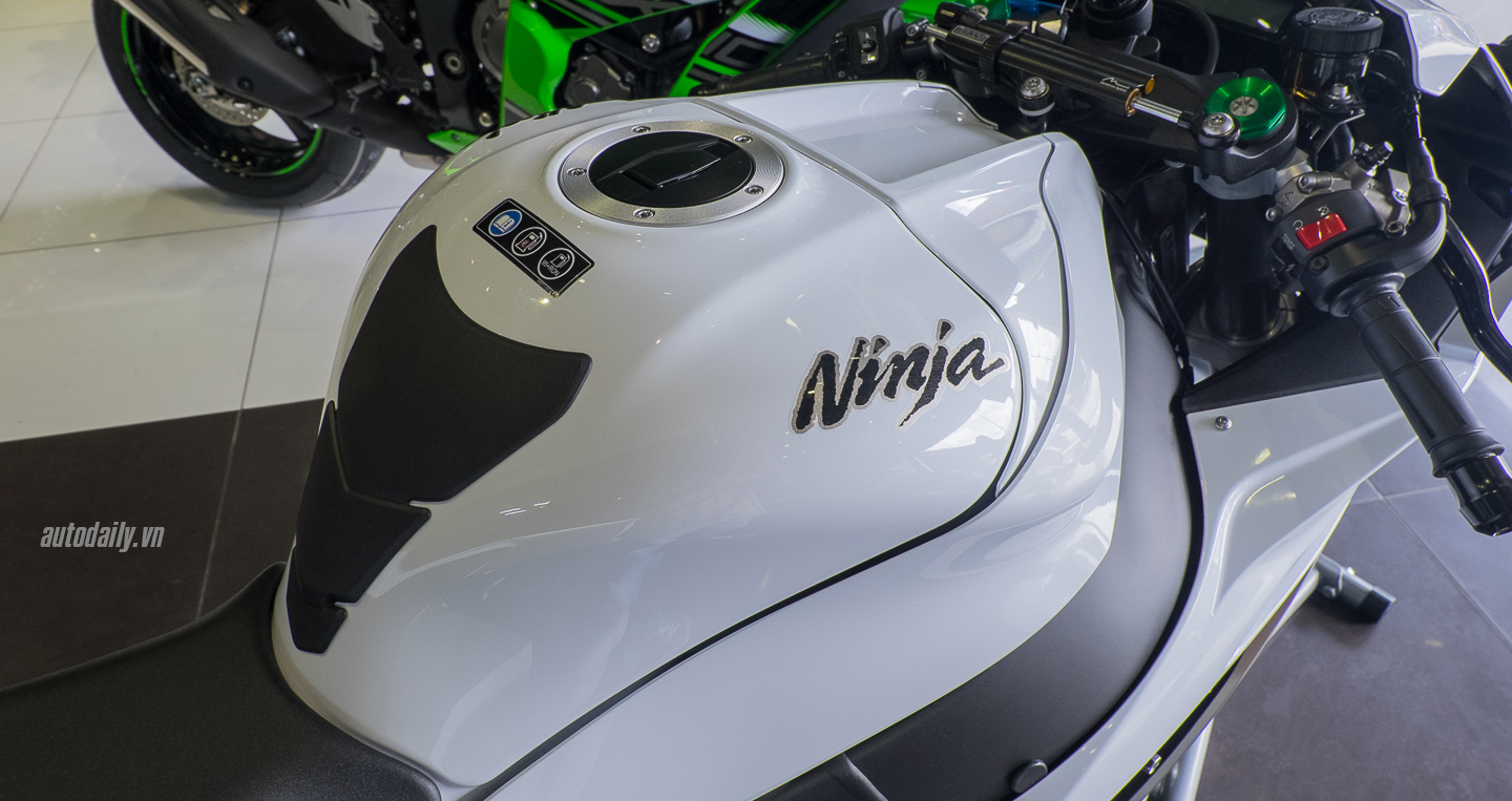 Ảnh Kawasaki ZX-10R 2016 màu mới tại Việt Nam Kawasaki_ZX-10R_2016 (20).jpg