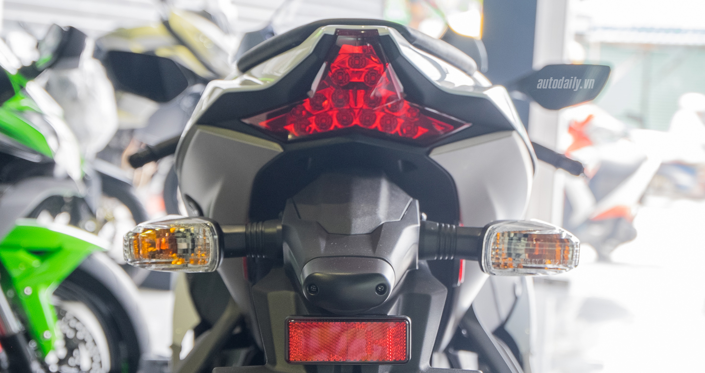 Ảnh Kawasaki ZX-10R 2016 màu mới tại Việt Nam Kawasaki_ZX-10R_2016 (7).jpg