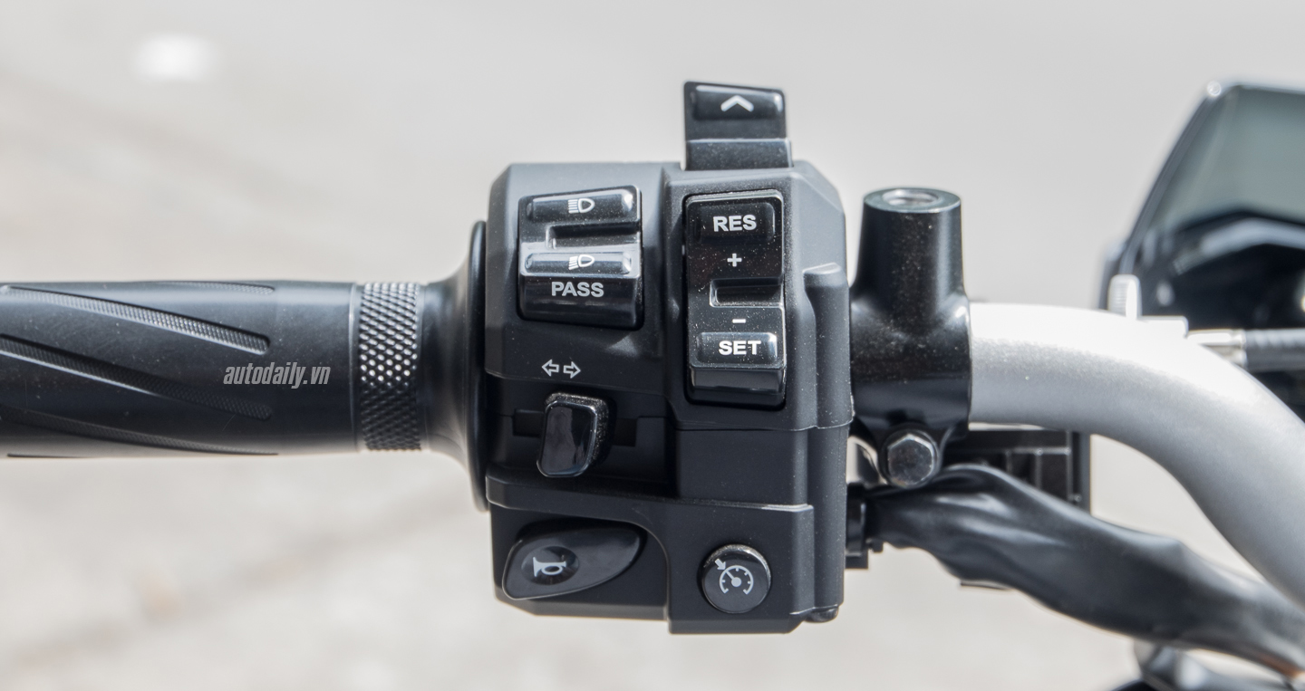 Xem thêm ảnh Yamaha MT-10 Night Flou 2016 đầu tiên tại Sài Gòn Yamaha MT-10 Night Flou 2016 (11).jpg