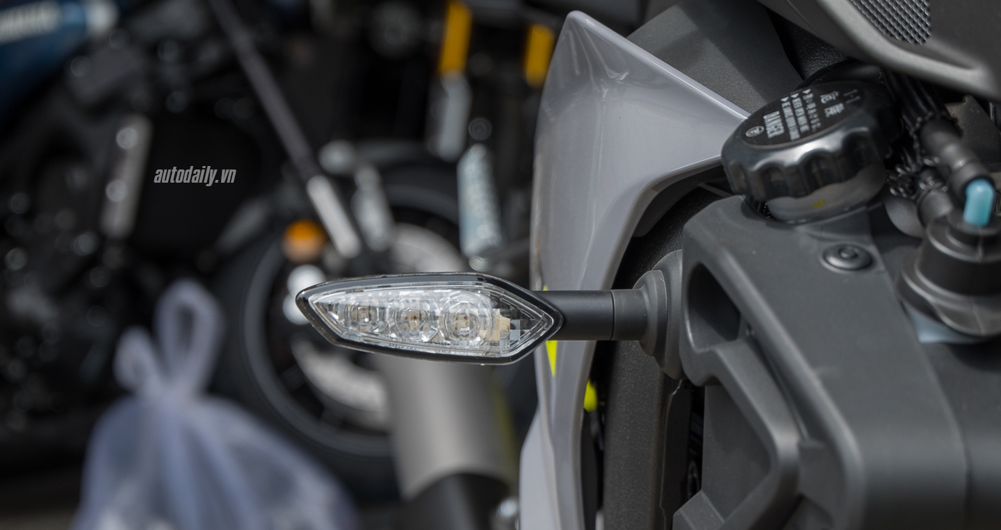 Xem thêm ảnh Yamaha MT-10 Night Flou 2016 đầu tiên tại Sài Gòn Yamaha MT-10 Night Flou 2016 (16).jpg