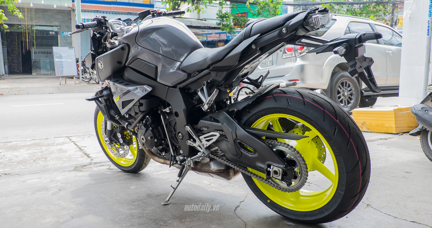 Xem thêm ảnh Yamaha MT-10 Night Flou 2016 đầu tiên tại Sài Gòn Yamaha MT-10 Night Flou 2016 (21).jpg