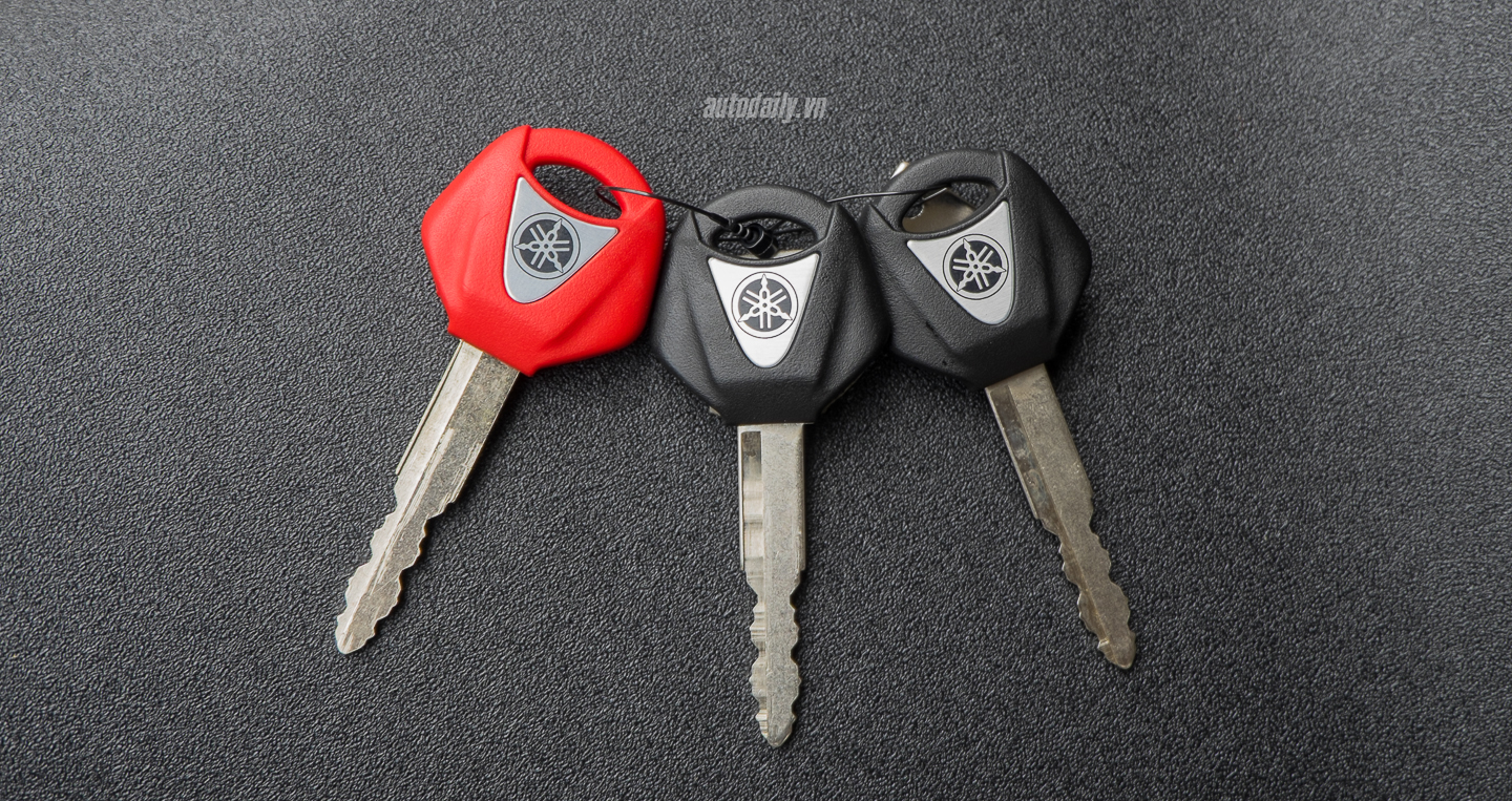 Xem thêm ảnh Yamaha MT-10 Night Flou 2016 đầu tiên tại Sài Gòn Yamaha MT-10 Night Flou 2016 (28).jpg