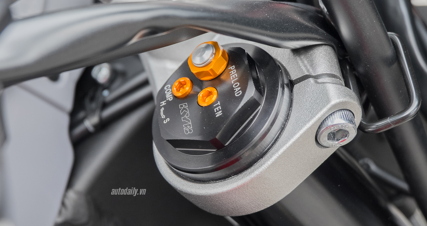 Xem thêm ảnh Yamaha MT-10 Night Flou 2016 đầu tiên tại Sài Gòn Yamaha MT-10 Night Flou 2016 (30).jpg