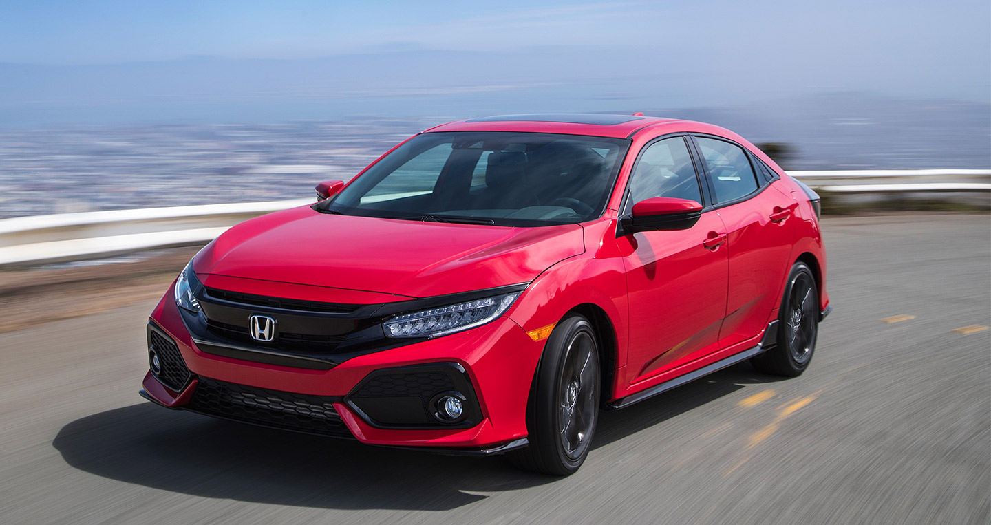 Honda Civic Hatchback 2017 có giá từ 20.535 USD